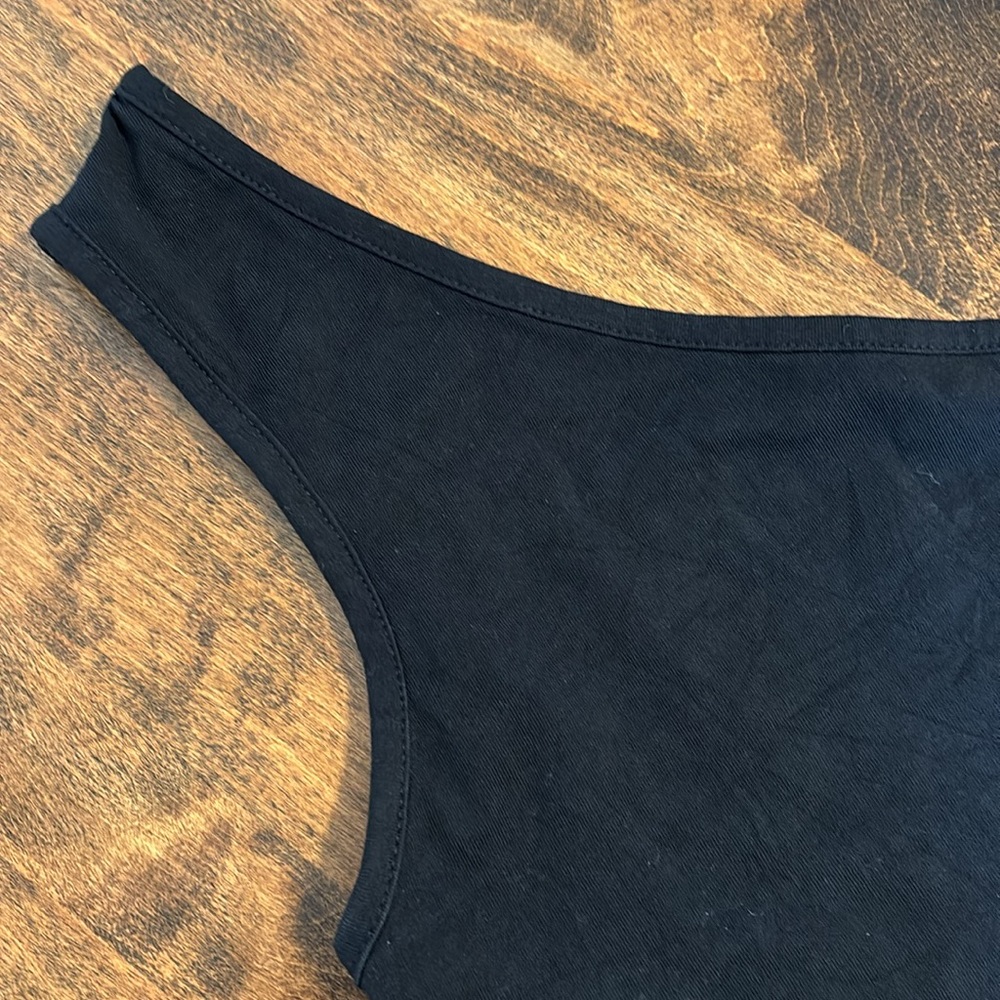 Boohoo one shoulder top. - Picture 2 of 4